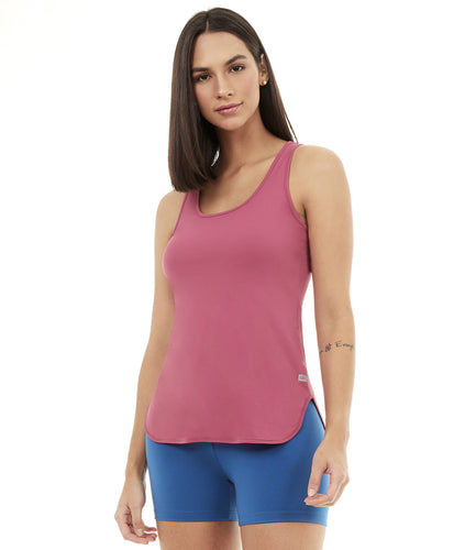 Model Front: Alto Giro Fitness Haut Regata Skin Fit Alongada Roxo Reset