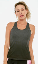 Charger l&#39;image dans la galerie, Model Front: Alto Giro Fitness Haut Regata Skin Fit Degrade Cinza
