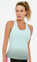 Charger l&#39;image dans la galerie, Model Front: Alto Giro Fitness Haut Regata Skin Fit Degrade Menta
