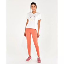 Charger l&#39;image dans la galerie, Model Front: Alto Giro Fitness Haut T-Shirt Radiosa Love Is Off White
