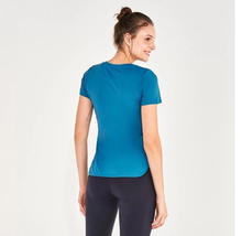 Charger l&#39;image dans la galerie, Model Back: Alto Giro Fitness Haut T-Shirt Skin Fit Frases Inspiracionais Verde Strong

