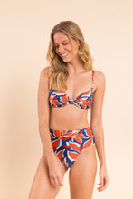 Laden Sie das Bild in den Galerie-Viewer, Bottom Leaves Hotpants
