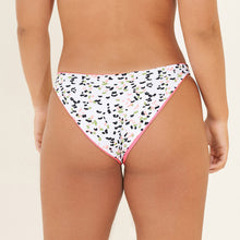 Laden Sie das Bild in den Galerie-Viewer, Bottom Lipstik Pink Victory Flirt
