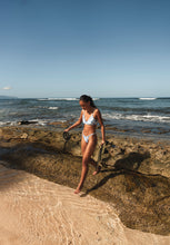 Laden Sie das Bild in den Galerie-Viewer, Bottom Pua-Pacifica Waimea
