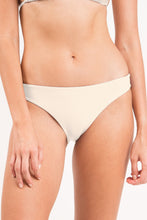 Laden Sie das Bild in den Galerie-Viewer, Bottom Touch-Natural Essential-Comfy
