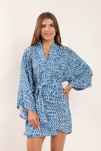 Carica l&#39;immagine nel visualizzatore di Gallery, Chuva Kimono

