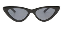 Laden Sie das Bild in den Galerie-Viewer, Model Front: Iyu Lunettes De Soleil Sigrid Noir
