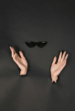 Laden Sie das Bild in den Galerie-Viewer, Image 02: Iyu Lunettes De Soleil Sigrid Noir
