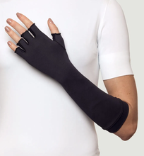 Carica l&#39;immagine nel visualizzatore di Gallery, Lange Handschuhe FPU50+ Schwarz Uv
