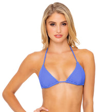 Laden Sie das Bild in den Galerie-Viewer, Model Front: Luli Fama Haut Top Seamless Marina Triana
