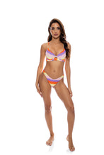 Laden Sie das Bild in den Galerie-Viewer, Model Front: Luli Fama Ensemble Underwire Miami Sunsets
