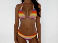 Laden und Abspielen von Videos im Galerie-Viewer, Video: Luli Fama Haut Top Full Miami Sunsets
