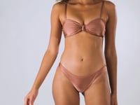 Laden und Abspielen von Videos im Galerie-Viewer, Video: Rio De Sol Bas Bottom Shimmer-Copper Essential
