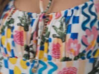 Laden und Abspielen von Videos im Galerie-Viewer, Video: Rio De Sol Une Pièce Al-Mare Jennie
