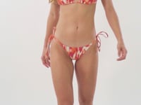 Carica e avvia il video nel visualizzatore di galleria, Video: Rio De Sol Bas Bottom Mirage Cheeky-Tie
