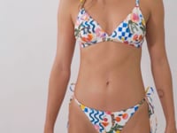 Carica e avvia il video nel visualizzatore di galleria, Video: Rio De Sol Ensemble Set Al-Mare Tri-Fixo Cheeky-Micro
