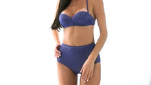 Laden und Abspielen von Videos im Galerie-Viewer, Video: Rio De Sol Bas Calcinha Radiante Azul Marinho Hot Pant
