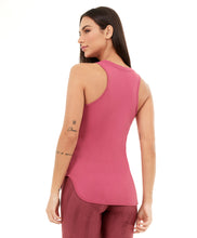 Carica l&#39;immagine nel visualizzatore di Gallery, Regata Skin Fit Alongada Gola V Roxo Reset
