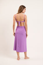 Laden Sie das Bild in den Galerie-Viewer, Model Back: Rio De Sol Jupe De Page Bio-Floreira Long Skirt Knot
