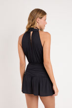 Carica l&#39;immagine nel visualizzatore di Gallery, Model Back: Rio De Sol Mini Dress Black Low Cut Dress
