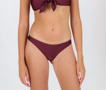 Laden Sie das Bild in den Galerie-Viewer, Gallery: Rio De Sol Bas Bottom Barolo Essential

