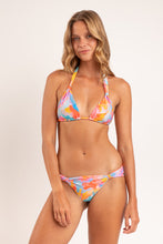 Laden Sie das Bild in den Galerie-Viewer, Model Front: Rio De Sol Bas Bottom Cloud Mel
