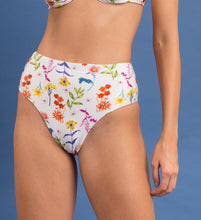 Laden Sie das Bild in den Galerie-Viewer, Image 13: Rio De Sol Bas Bottom Countryside Hotpants
