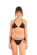 Laden Sie das Bild in den Galerie-Viewer, Model Front: Rio De Sol Bas Bottom Dots-Black Frufru-Comfy
