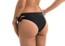 Laden Sie das Bild in den Galerie-Viewer, Image 13: Rio De Sol Bas Bottom Nero Madrid
