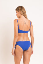 Laden Sie das Bild in den Galerie-Viewer, Model Back: Rio De Sol Bas Bottom Oceano Madrid
