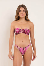 Laden Sie das Bild in den Galerie-Viewer, Model Front: Rio De Sol Bas Bottom Shade Mia
