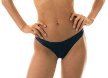 Laden Sie das Bild in den Galerie-Viewer, Gallery: Rio De Sol Bas Bottom Shark Bandeau
