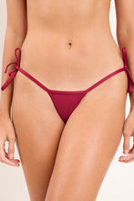 Laden Sie das Bild in den Galerie-Viewer, Gallery: Rio De Sol Bas Bottom Touch-Carmim Super-Fio
