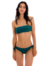 Laden Sie das Bild in den Galerie-Viewer, Model Front: Rio De Sol Bas Bottom Uv-Galapagos Madrid
