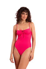 Carica l&#39;immagine nel visualizzatore di Gallery, Model Front: Rio De Sol Une Pièce Dots-Virtual-Pink Julia
