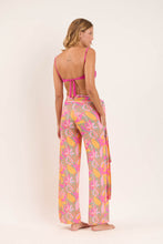 Carica l&#39;immagine nel visualizzatore di Gallery, Model Back: Rio De Sol Pantalon De Plage Lyla Pants Knot
