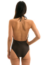 Carica l&#39;immagine nel visualizzatore di Gallery, Model Back: Rio De Sol Une Pièce Meteorite Transpassado
