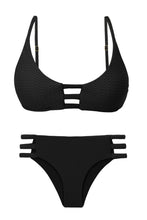 Laden Sie das Bild in den Galerie-Viewer, Product Front: Rio De Sol Ensemble Set Bora-Black Bra-Trio Madrid-Trio
