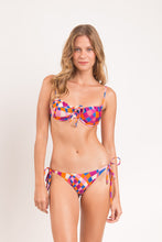 Laden Sie das Bild in den Galerie-Viewer, Model Front: Rio De Sol Ensemble Set Funny Balconet-Tie Ibiza-Comfy
