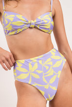 Carica l&#39;immagine nel visualizzatore di Gallery, Image 11: Rio De Sol Ensemble Set Glow Bandeau-Joy Hotpants
