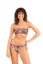 Laden Sie das Bild in den Galerie-Viewer, Model Back: Rio De Sol Ensemble Set Jungle Bandeau-Reto Madrid
