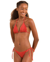 Laden Sie das Bild in den Galerie-Viewer, Gallery: Rio De Sol Ensemble Set Malibu-Chili Tri-Inv Cheeky-Tie
