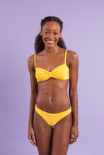 Laden Sie das Bild in den Galerie-Viewer, Image 09: Rio De Sol Ensemble Set Malibu-Yellow Bandeau-Duo Essential
