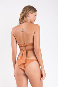 Model Back: Rio De Sol Ensemble Set Nocciola Dune Cheeky-Fixa