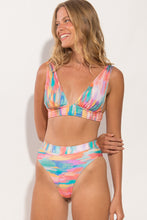 Carica l&#39;immagine nel visualizzatore di Gallery, Gallery: Rio De Sol Ensemble Set River Halter-Cos Hotpant-Cos
