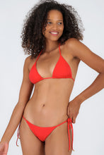Laden Sie das Bild in den Galerie-Viewer, Gallery: Rio De Sol Ensemble Set Rouge Tri-Inv Lacinho
