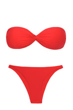 Laden Sie das Bild in den Galerie-Viewer, Product Front: Rio De Sol Ensemble Set Rouge Twist Leblon
