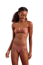 Laden Sie das Bild in den Galerie-Viewer, Image 04: Rio De Sol Ensemble Set Shimmer-Copper Bandeau-Joy Essential
