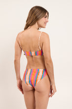 Laden Sie das Bild in den Galerie-Viewer, Model Back: Rio De Sol Ensemble Set Stripes Bandeau-Reto Essential-Comfy
