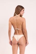 Laden Sie das Bild in den Galerie-Viewer, Model Back: Rio De Sol Ensemble Set Touch-Natural Tri-Inv Cheeky-Tie
